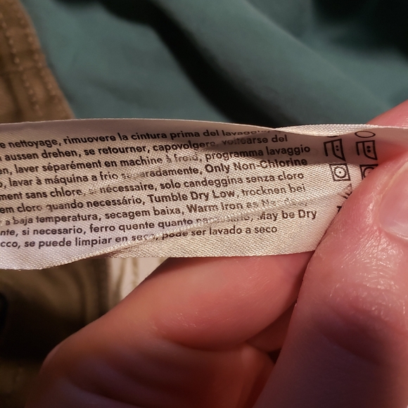 Brand new olive green utility dress with pockets and belt, button up closure - Picture 9 of 9